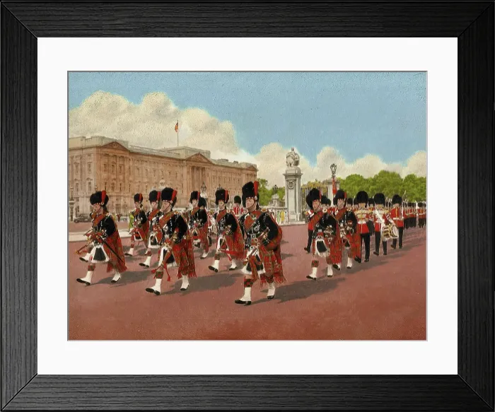 Framed Print : Pipe Band, Buckingham Palace, London Framed Print : Pipe Band, Buckingham Palace, London
