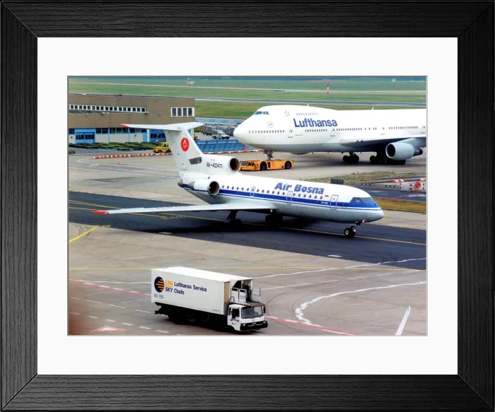 Framed Print : Yakovlev Yak-42D RA-42411 Framed Print : Yakovlev Yak-42D RA-42411