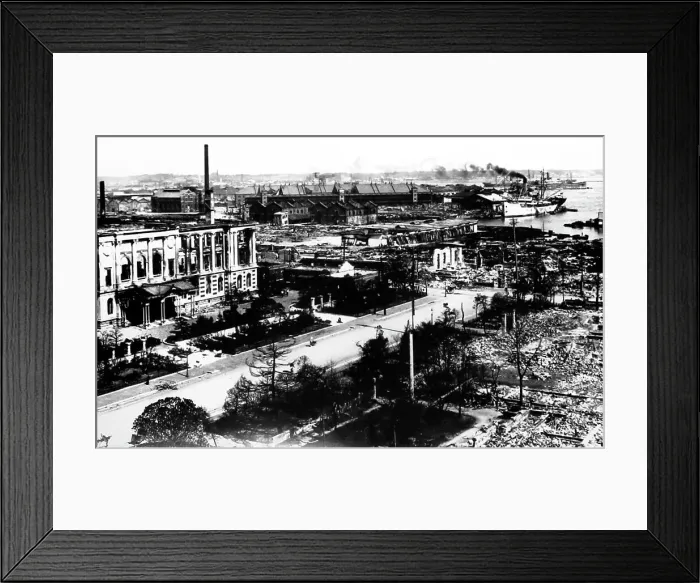 Framed Print : Yokohama after the 1923 earthquake, Japan Framed Print : Yokohama after the 1923 earthquake, Japan
