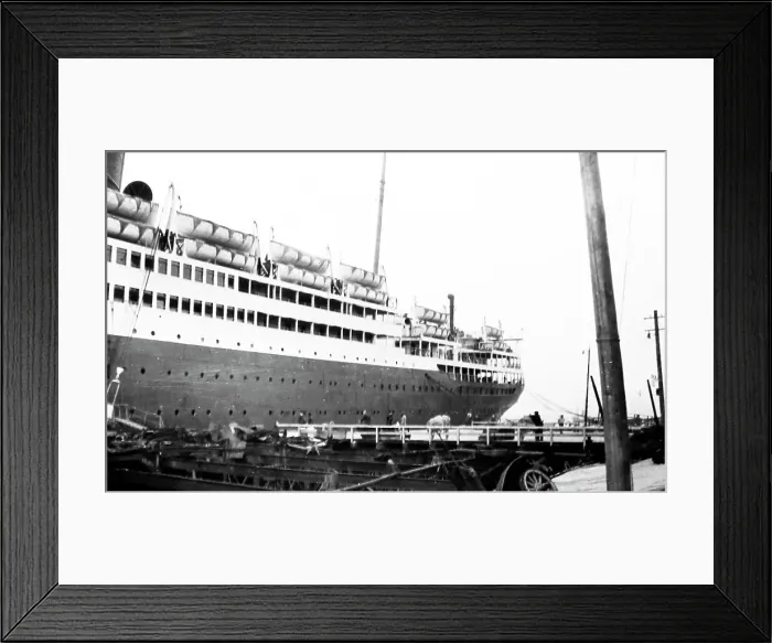 Framed Print : Cunard liner RMS Samuria in Yokohama, probably 1920s Framed Print : Cunard liner RMS Samuria in Yokohama, probably 1920s