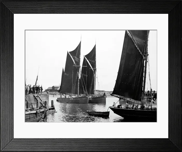 Framed Print : Lowestoft Harbour, Victorian period Framed Print : Lowestoft Harbour, Victorian period