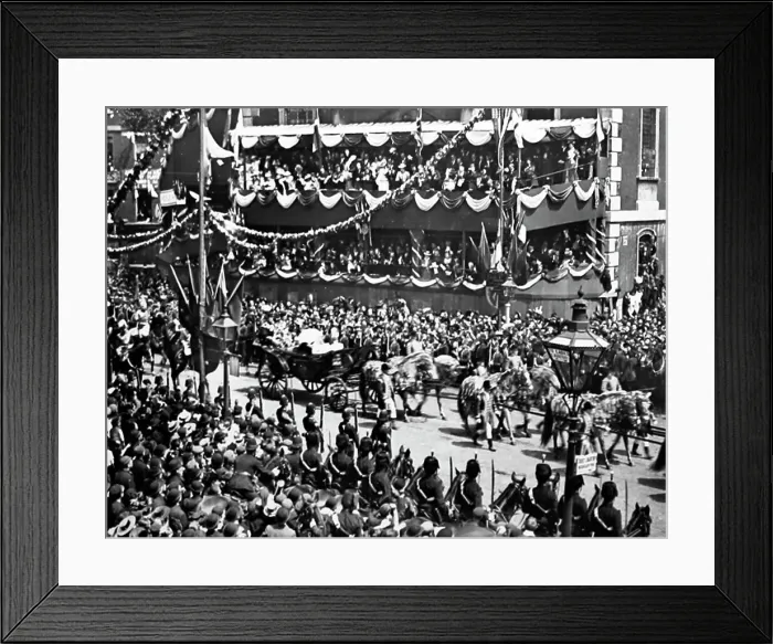 Framed Print : Queen Victoria's carriage, Diamond Jubilee parade, London Framed Print : Queen Victoria's carriage, Diamond Jubilee parade, London