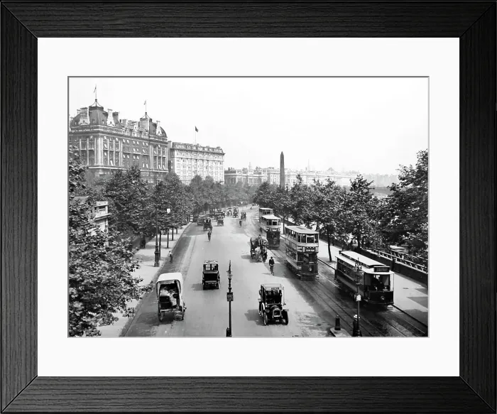 Framed Print : Victoria Embankment, London, early 1900s Framed Print : Victoria Embankment, London, early 1900s