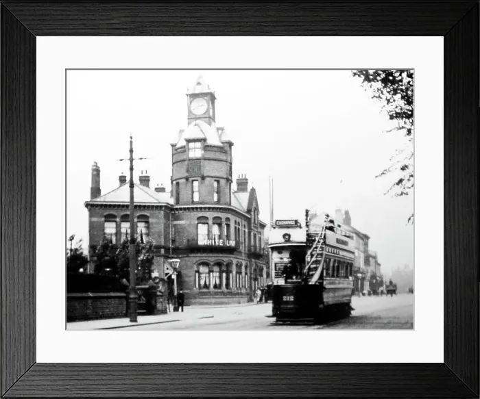 Framed Print : The White Lion, Withington near Manchester, early 1900s Framed Print : The White Lion, Withington near Manchester, early 1900s