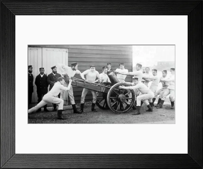 Framed Print : British Army sub-lieutenants training with a field gun Framed Print : British Army sub-lieutenants training with a field gun