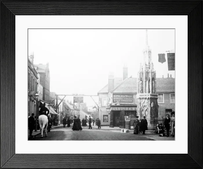 Framed Print : Ye Olde Four Swans, Waltham Cross, Victorian period Framed Print : Ye Olde Four Swans, Waltham Cross, Victorian period