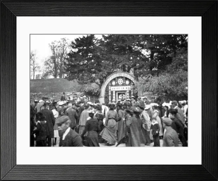 Framed Print : Hall Well, Well Dressing, Tissington, in 1904 Framed Print : Hall Well, Well Dressing, Tissington, in 1904