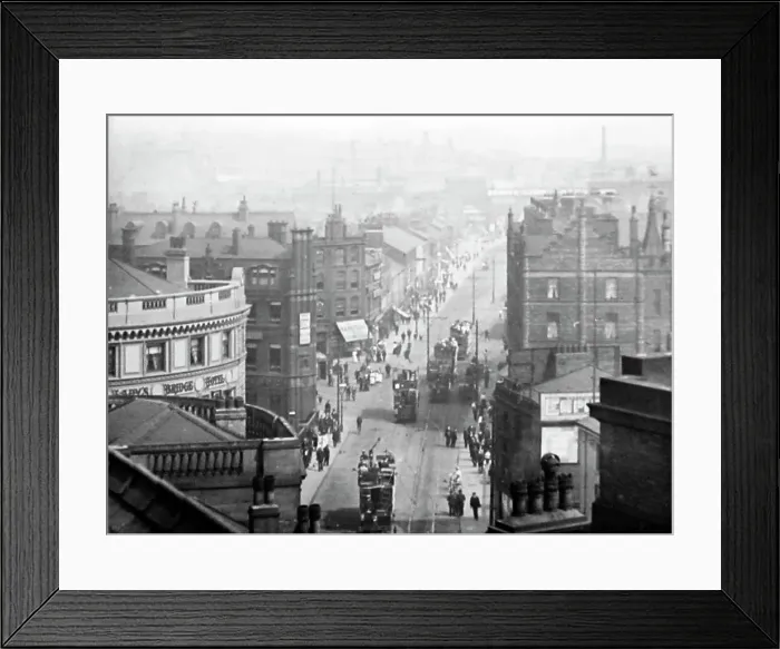 Framed Print : The Wicker and Bridge Hotel, Sheffield, early 1900s Framed Print : The Wicker and Bridge Hotel, Sheffield, early 1900s