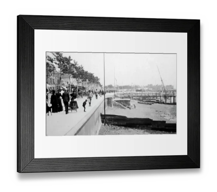 Framed Print : Southend Promenade and beach, Victorian period Framed Print : Southend Promenade and beach, Victorian period