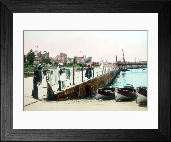 Framed Print : Ryde Esplanade, Isle of Wight, Victorian period Framed Print : Ryde Esplanade, Isle of Wight, Victorian period