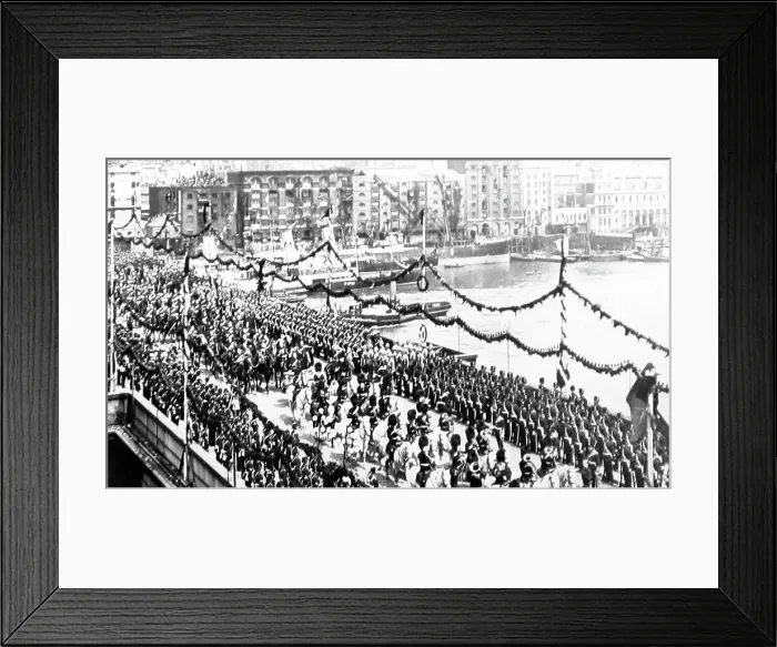 Framed Print : Queen Victoria's Diamond Jubilee procession, London in 1897 Framed Print : Queen Victoria's Diamond Jubilee procession, London in 1897
