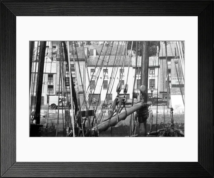 Framed Print : Brixham quayside, Devon - circa 1920s Framed Print : Brixham quayside, Devon - circa 1920s