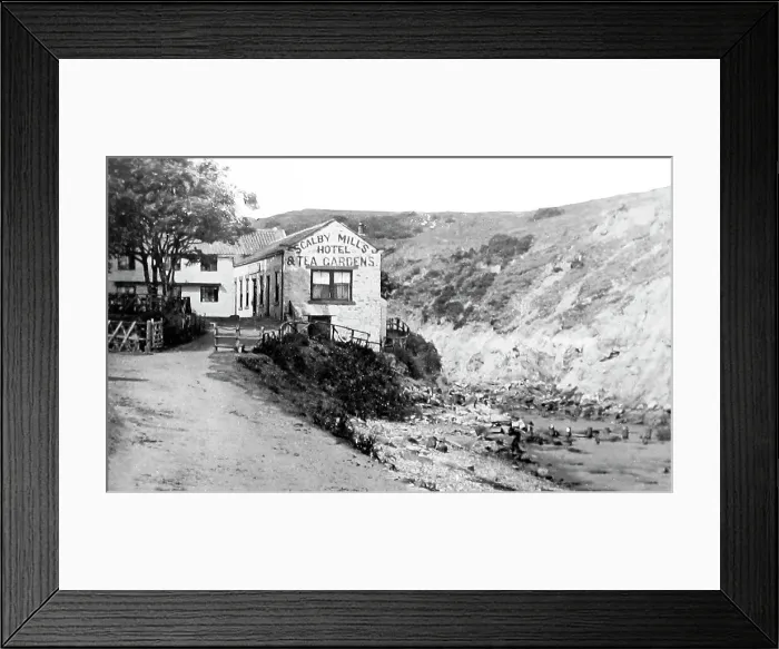 Framed Print : Scalby Mills Hotel, Scarborough, early 1900s Framed Print : Scalby Mills Hotel, Scarborough, early 1900s