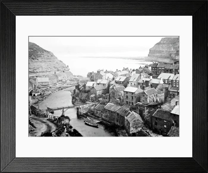 Framed Print : Panorama of Staithes, Victorian period Framed Print : Panorama of Staithes, Victorian period