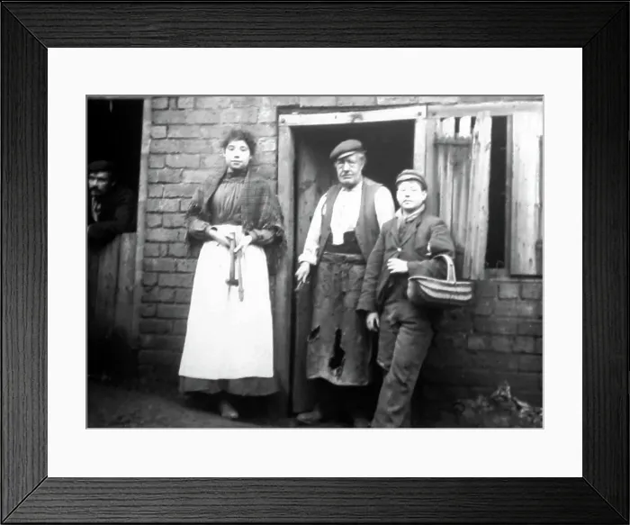 Framed Print : Chainmakers, Cradley heath, Birmingham Framed Print : Chainmakers, Cradley heath, Birmingham