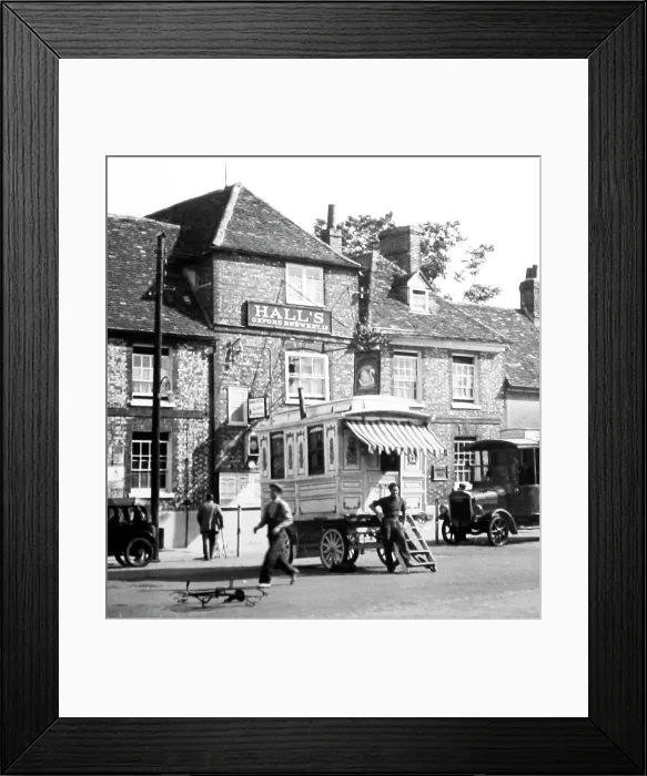 Framed Print : Swan Hotel, Thame Framed Print : Swan Hotel, Thame