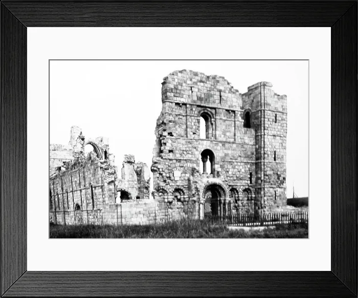 Framed Print : Lindisfarne Priory, Holy Island Framed Print : Lindisfarne Priory, Holy Island