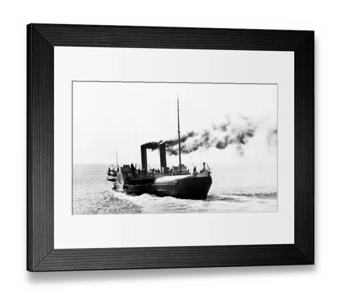 Framed Print : Paddle steamer in the Firth of Forth leaving Burntisland Framed Print : Paddle steamer in the Firth of Forth leaving Burntisland