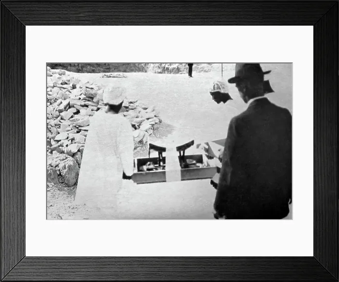 Framed Print : Howard Carter - artifacts removed from tomb of Tutankhamen Framed Print : Howard Carter - artifacts removed from tomb of Tutankhamen
