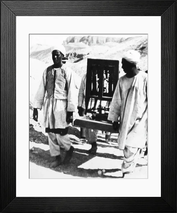 Framed Print : Artifacts being removed from the tomb of Tutankhamen Framed Print : Artifacts being removed from the tomb of Tutankhamen