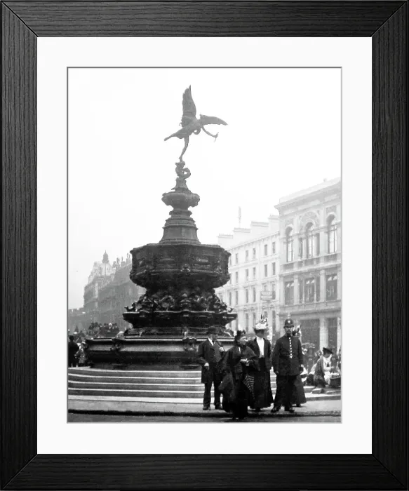 Framed Print : Eros statue, Piccadilly Circus, London Framed Print : Eros statue, Piccadilly Circus, London