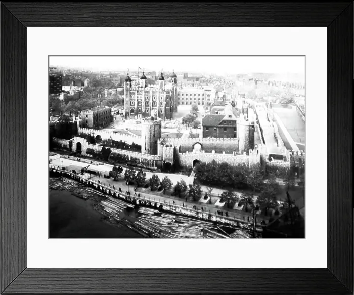 Framed Print : Tower of London from Tower Bridge, London Framed Print : Tower of London from Tower Bridge, London