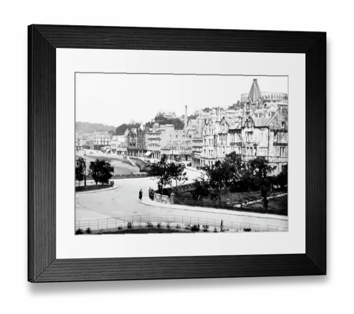 Framed Print : The Station Hotel and the King's Arms Hotel, Oban, Scotland Framed Print : The Station Hotel and the King's Arms Hotel, Oban, Scotland