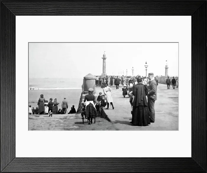 Framed Print : West Pier, Whitby Framed Print : West Pier, Whitby