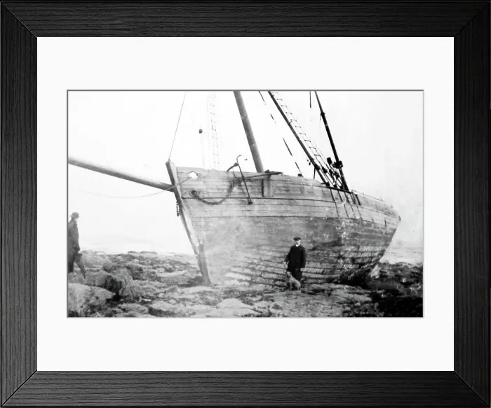 Framed Print : Wreck of the fishing boat Argo in Scarborough Framed Print : Wreck of the fishing boat Argo in Scarborough