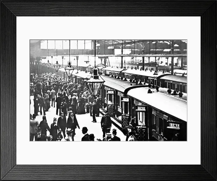 Framed Print : Waterloo Station, London Framed Print : Waterloo Station, London