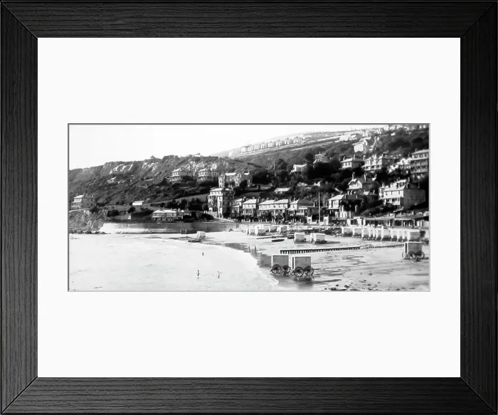 Framed Print : Ventnor beach, Isle of Wight Framed Print : Ventnor beach, Isle of Wight