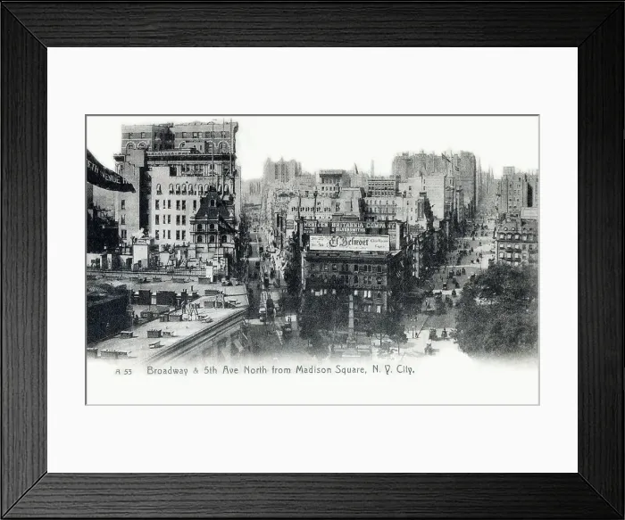 Framed Print : Broadway and 5th Avenue North from Madison Square - New York Framed Print : Broadway and 5th Avenue North from Madison Square - New York