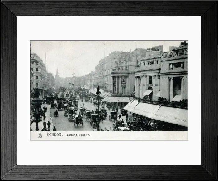 Framed Print : A busy Regent Street, London Framed Print : A busy Regent Street, London