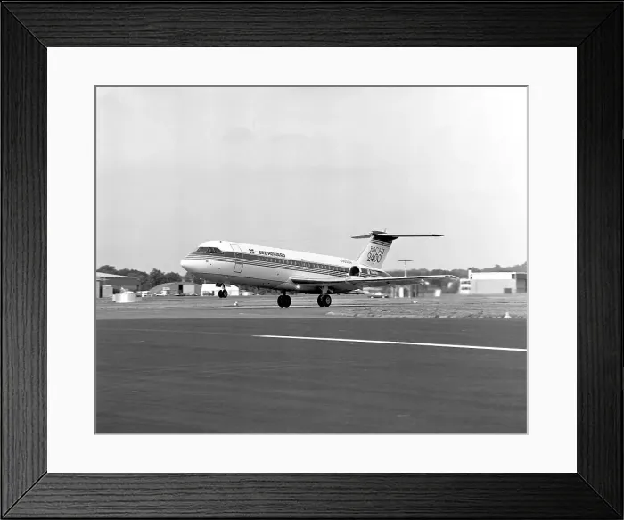 Framed Print : Dee Howard BAC 1-11-2400 N650DH Framed Print : Dee Howard BAC 1-11-2400 N650DH