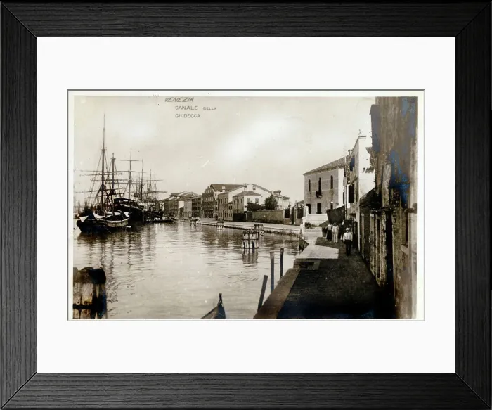 Framed Print : (insert description) Framed Print : (insert description)