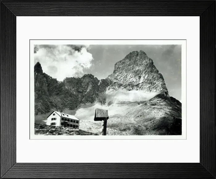 Framed Print : (insert description) Framed Print : (insert description)