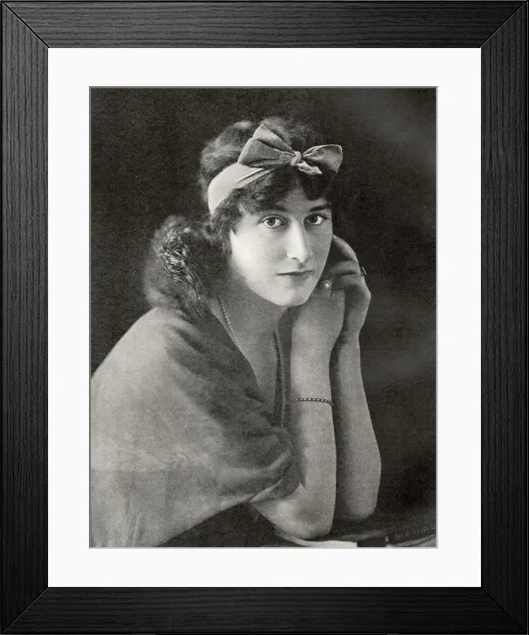 Framed Print : Mrs Wyndham-Quin, formerly Miss Helen Swire, married Richard Wyndham-Quin in 1915. Date: 1916 Framed Print : Mrs Wyndham-Quin, formerly Miss Helen Swire, married Richard Wyndham-Quin in 1915. Date: 1916