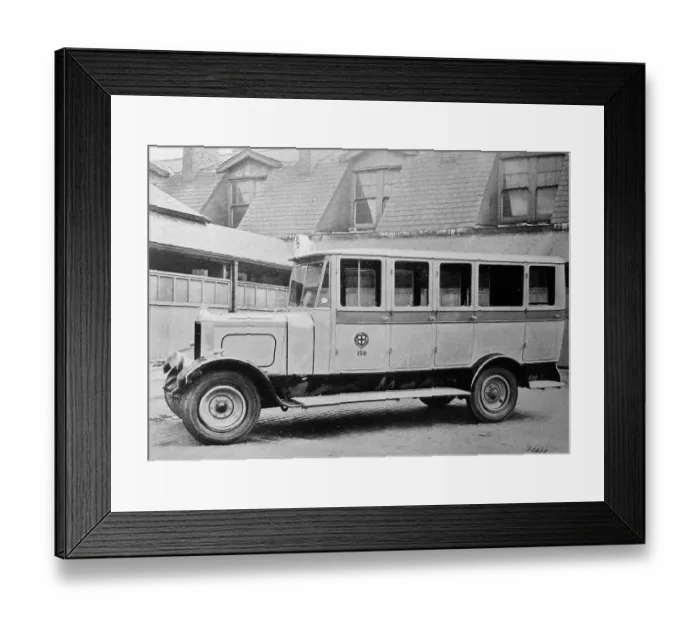 Framed Print : An omnibus operated by London's Metropolitan Asylums Board from around1924 to transport convalescent and mild fever cases. Date: circa 1924 Framed Print : An omnibus operated by London's Metropolitan Asylums Board from around1924 to transport convalescent and mild fever cases. Date: circa 1924