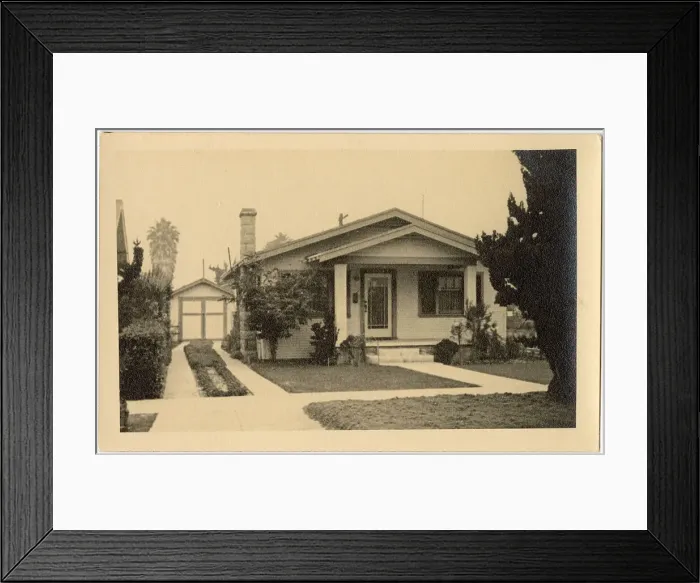 Framed Print : Bungalow, 4173 2nd Avenue, Los Angeles, California, USA - built in 1924. Date: circa 1930 Framed Print : Bungalow, 4173 2nd Avenue, Los Angeles, California, USA - built in 1924. Date: circa 1930