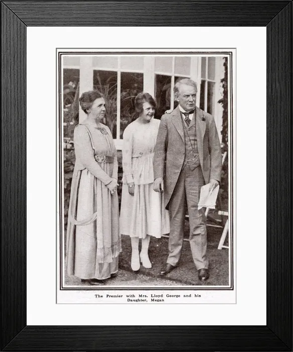 Framed Print : David Lloyd George with wife Margaret and daughter Megan Framed Print : David Lloyd George with wife Margaret and daughter Megan
