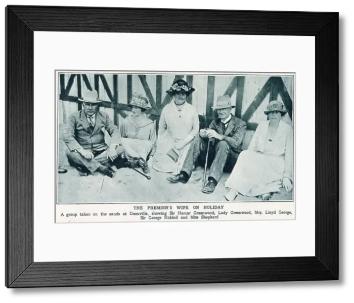 Framed Print : Margaret Lloyd George (1866 - 1941), wife of British Prime Minister David Lloyd George, on the beach at Deauville, Normandy. (from left) Sir Hamar Greenwood, Lady Greenwood, Margaret Lloyd George, Sir George Riddell and Miss Shepherd. Date: 1919 Framed Print : Margaret Lloyd George (1866 - 1941), wife of British Prime Minister David Lloyd George, on the beach at Deauville, Normandy. (from left) Sir Hamar Greenwood, Lady Greenwood, Margaret Lloyd George, Sir George Riddell and Miss Shepherd. Date: 1919