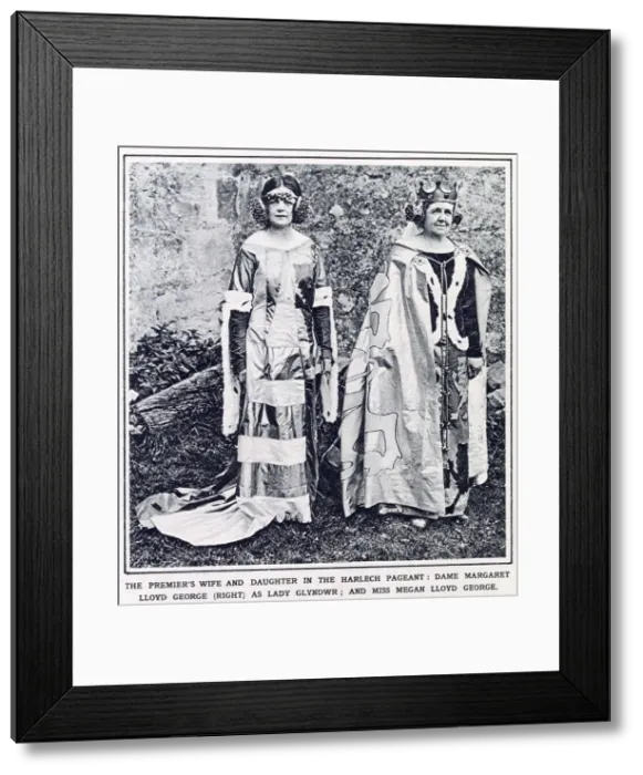 Framed Print : Dame Margaret Lloyd George (1864 - 1941), wife of British Prime Minister David Lloyd George, dressed as Lady Glyndwr, with their daughter Miss Megan Lloyd George (1902-1966) at the Harlech Pageant. Date: 1922 Framed Print : Dame Margaret Lloyd George (1864 - 1941), wife of British Prime Minister David Lloyd George, dressed as Lady Glyndwr, with their daughter Miss Megan Lloyd George (1902-1966) at the Harlech Pageant. Date: 1922