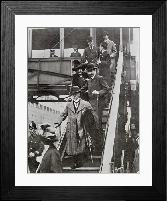 Framed Print : Cheered on landing: the White Star chairman home. Greeted sympathetically at Liverpool: Mr and Mrs Bruce Ismay leaving the liner Adriatic Framed Print : Cheered on landing: the White Star chairman home. Greeted sympathetically at Liverpool: Mr and Mrs Bruce Ismay leaving the liner Adriatic