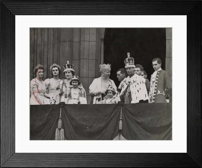 Framed Print : Balcony Scene After Coronation of King George VI Framed Print : Balcony Scene After Coronation of King George VI