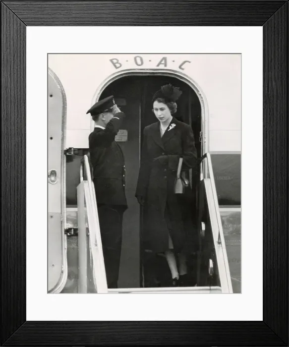 Framed Print : New Queen Elizabeth lands in London Framed Print : New Queen Elizabeth lands in London