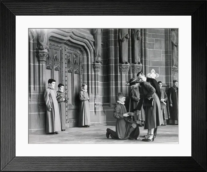 Framed Print : Liverpool visit of Princess Elizabeth & Duke of Edinburgh Framed Print : Liverpool visit of Princess Elizabeth & Duke of Edinburgh