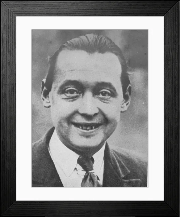 Framed Print : George Hay, 14th Earl of Kinnoull (1902-1938), whose second wife was May Meyrick, eldest daughter of famed nightclub owner, Kate Meyrick. He died in 1938 at the age of just 35 - his wife died of pneumonia the same year. Date: c.1930 Framed Print : George Hay, 14th Earl of Kinnoull (1902-1938), whose second wife was May Meyrick, eldest daughter of famed nightclub owner, Kate Meyrick. He died in 1938 at the age of just 35 - his wife died of pneumonia the same year. Date: c.1930