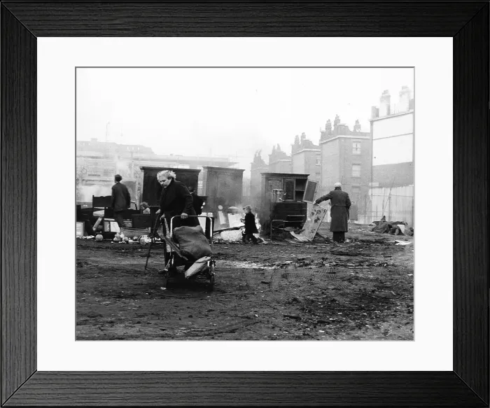 Framed Print : Brick Lane - London Date: late 1950s Framed Print : Brick Lane - London Date: late 1950s