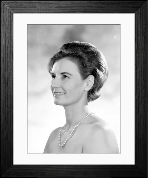 Framed Print : Gwyneth Dunwoody Framed Print : Gwyneth Dunwoody