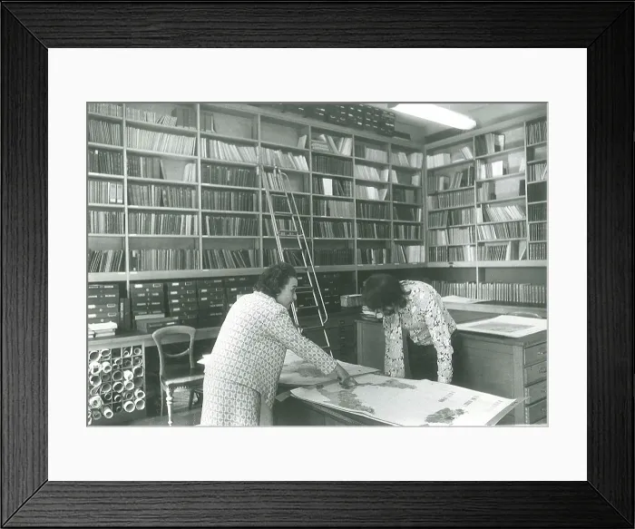 Framed Print : New Library Map Room, Geological Society, 1972 Framed Print : New Library Map Room, Geological Society, 1972
